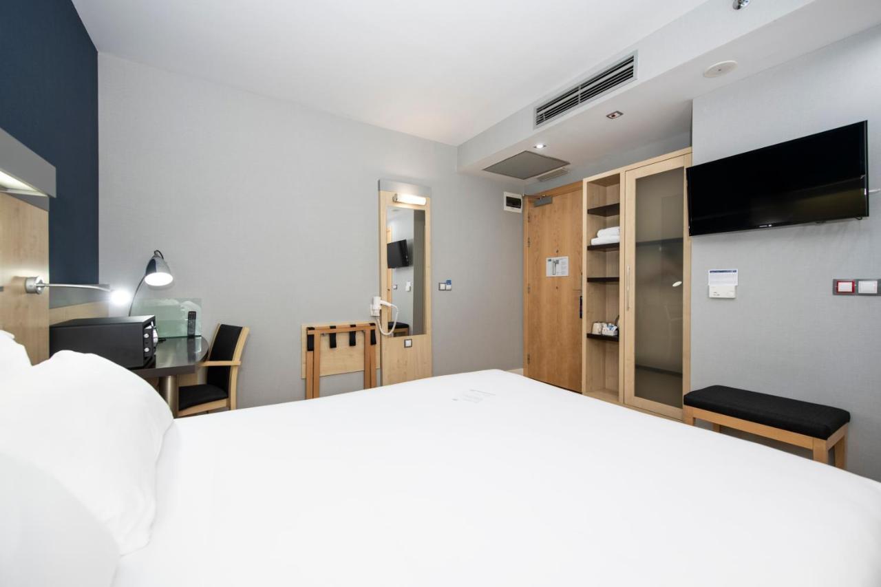 Hotel Express 22@ By Ihg