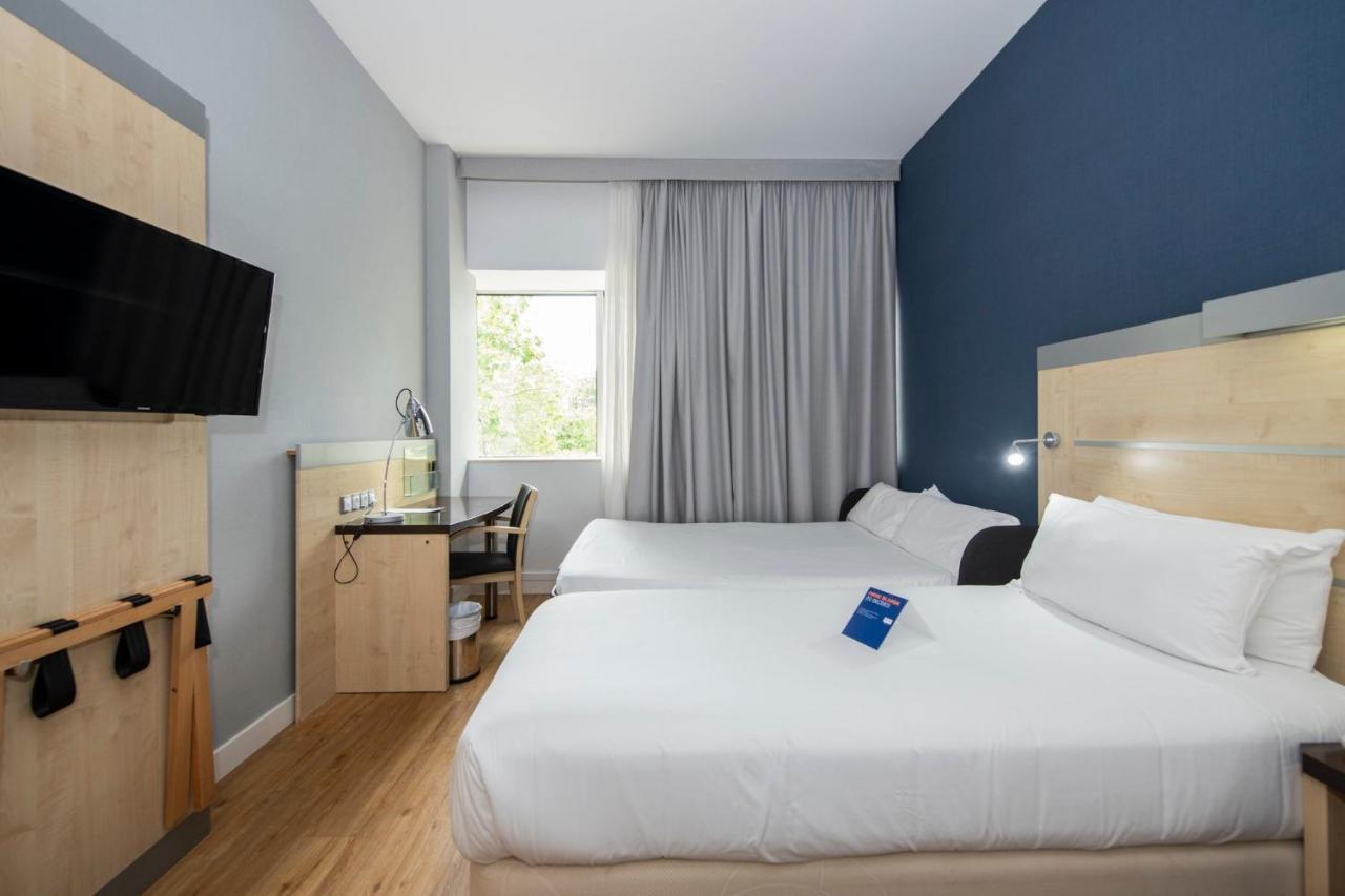 Hotel Express 22@ By Ihg