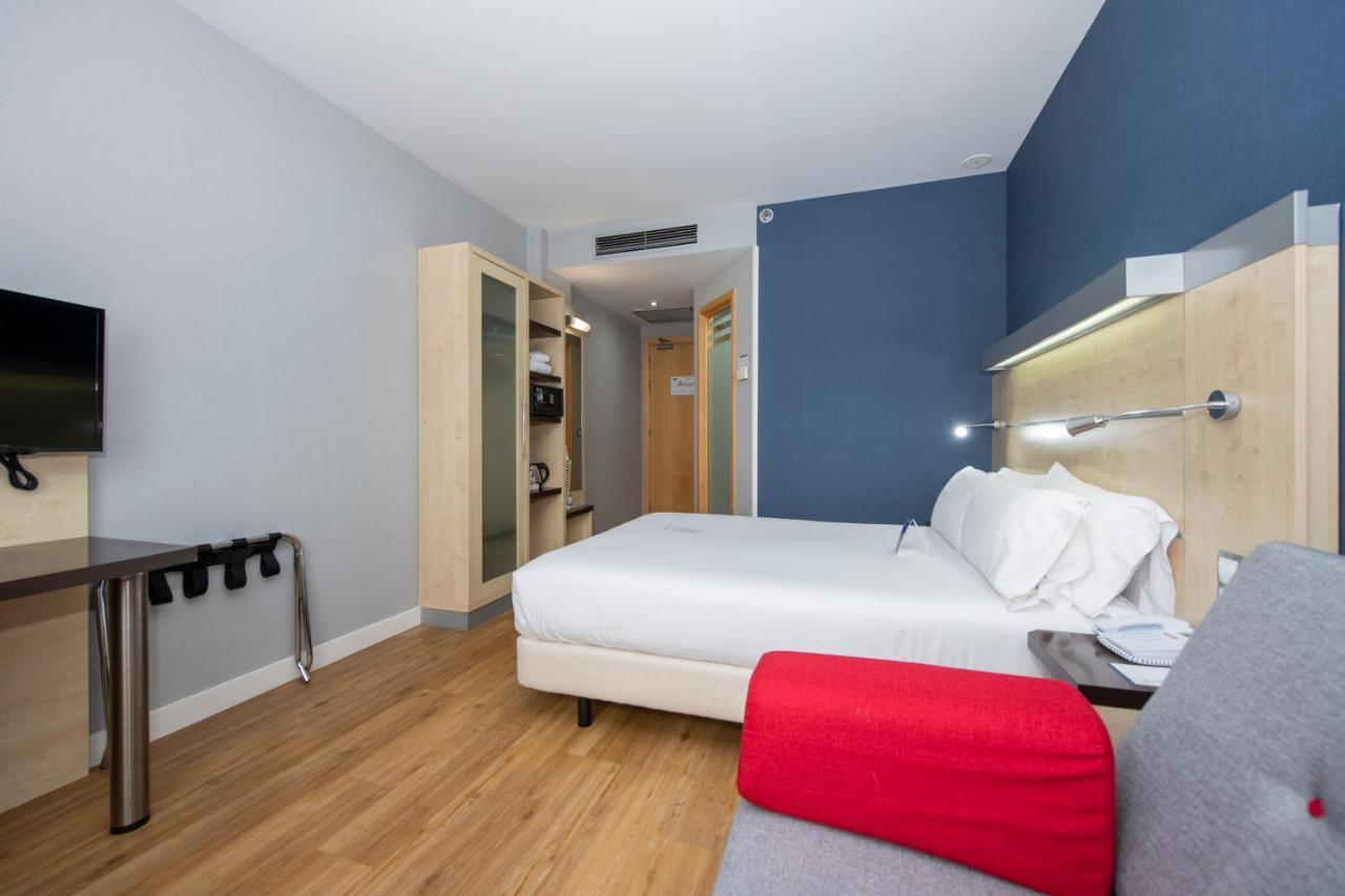 Hotel Express 22@ By Ihg